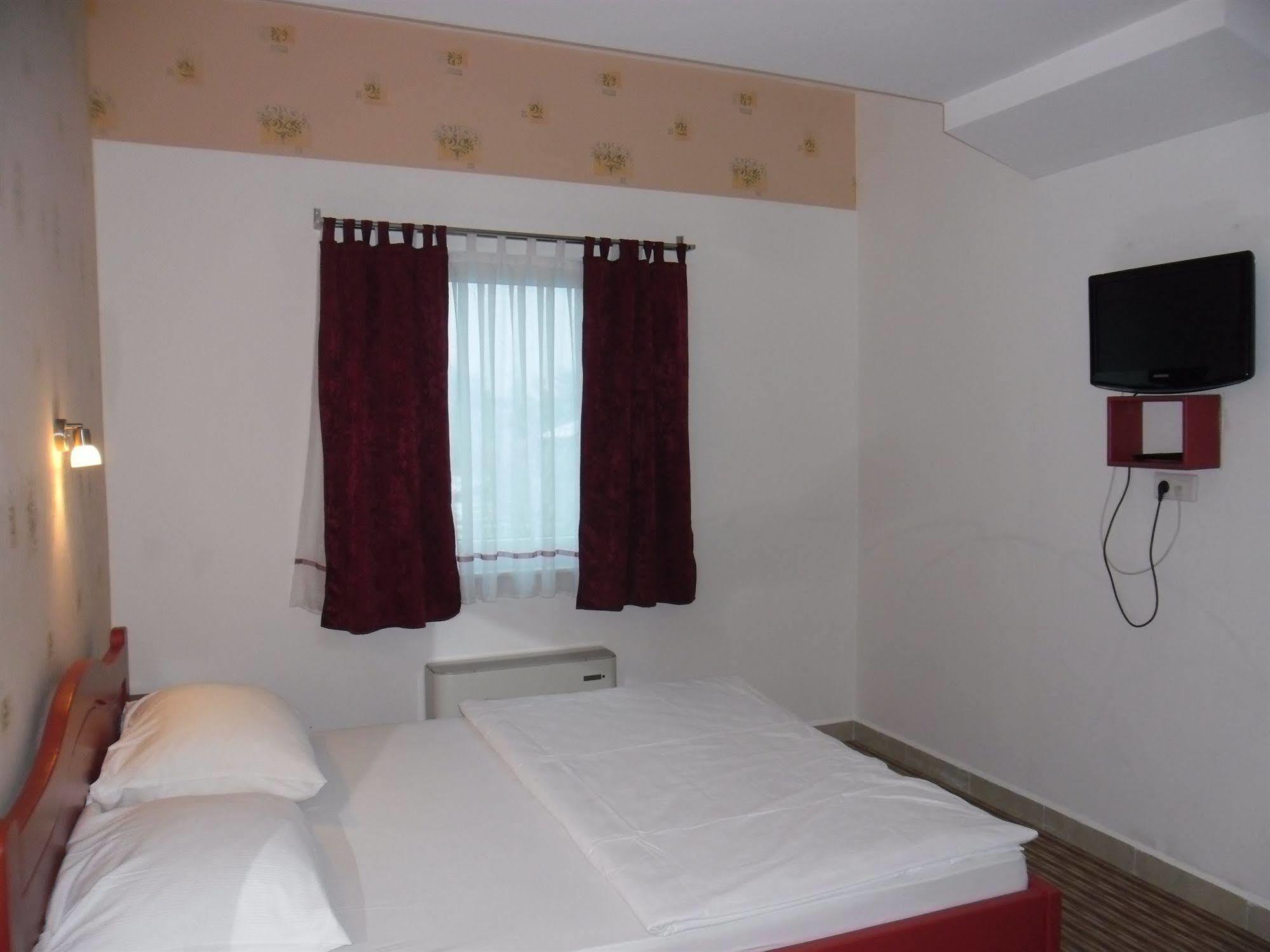 Hotel Bm International Sarajevo Exterior photo